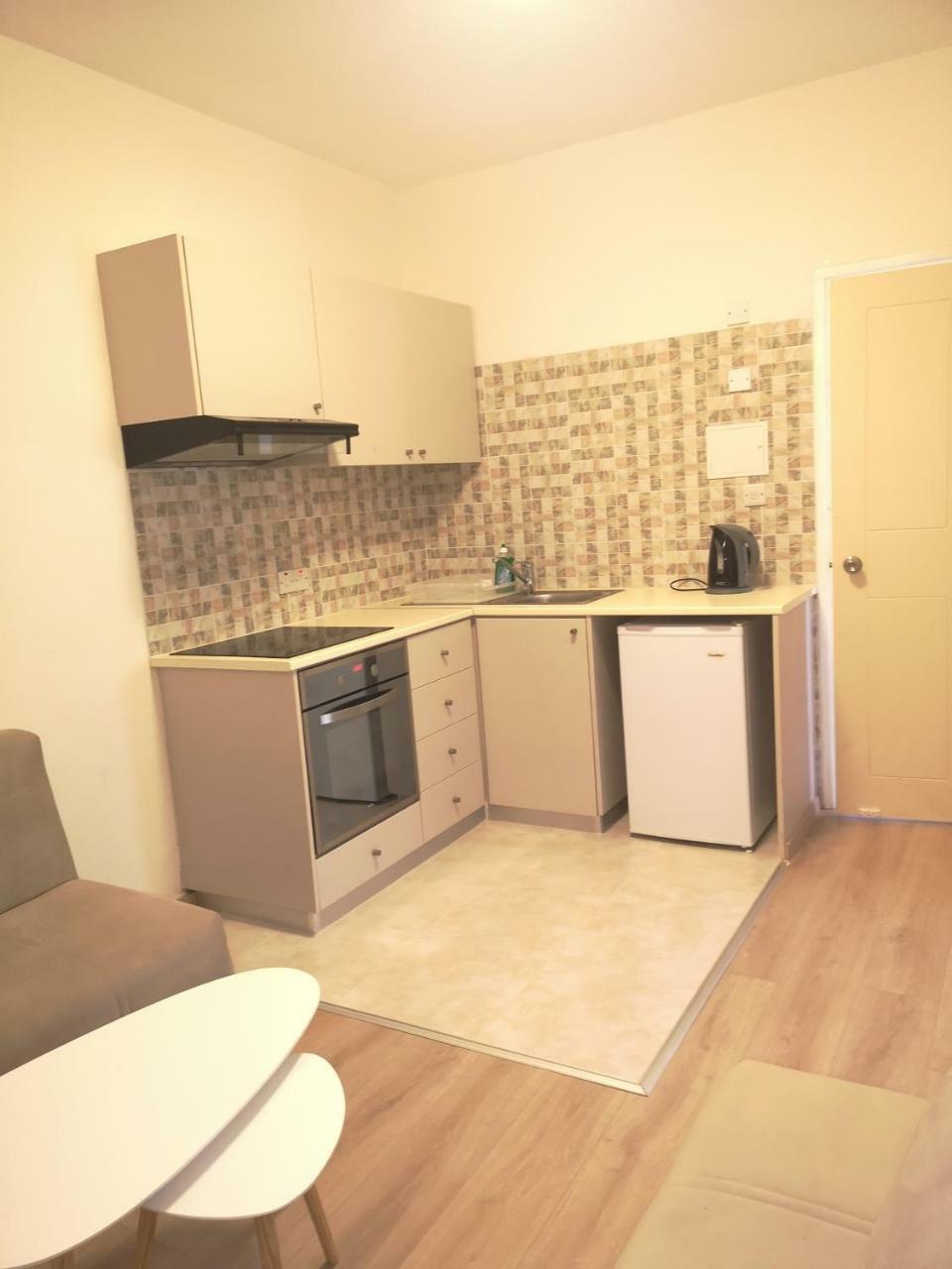 Marianna Annex Aparthotel Limassol Exterior foto